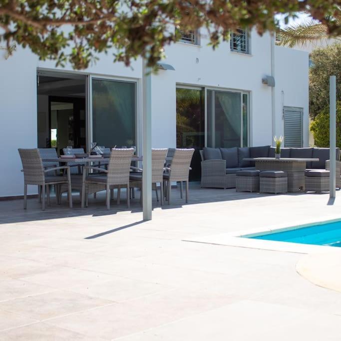 Villa Artemis Larnaca Eksteriør billede