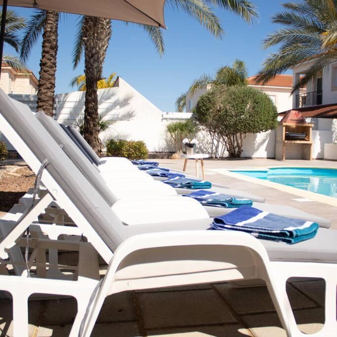 Villa Artemis Larnaca Eksteriør billede